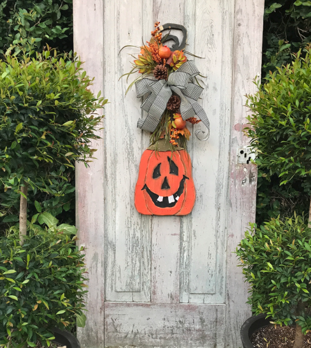 Wood Jack-O-Lantern Wreath